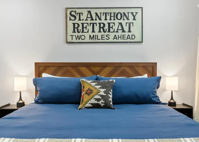 The Charlotte Sequoia Motel R2