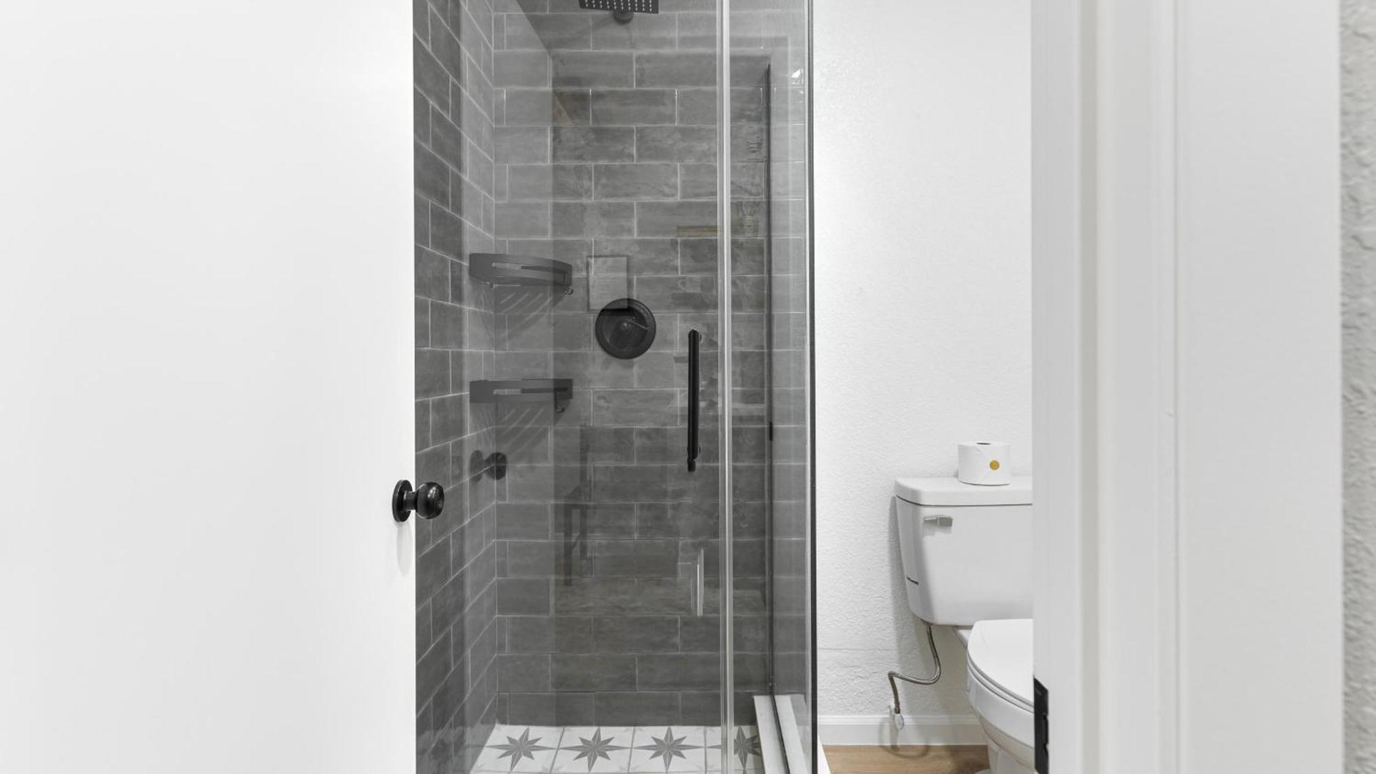 The Charlotte Sequoia R2 *