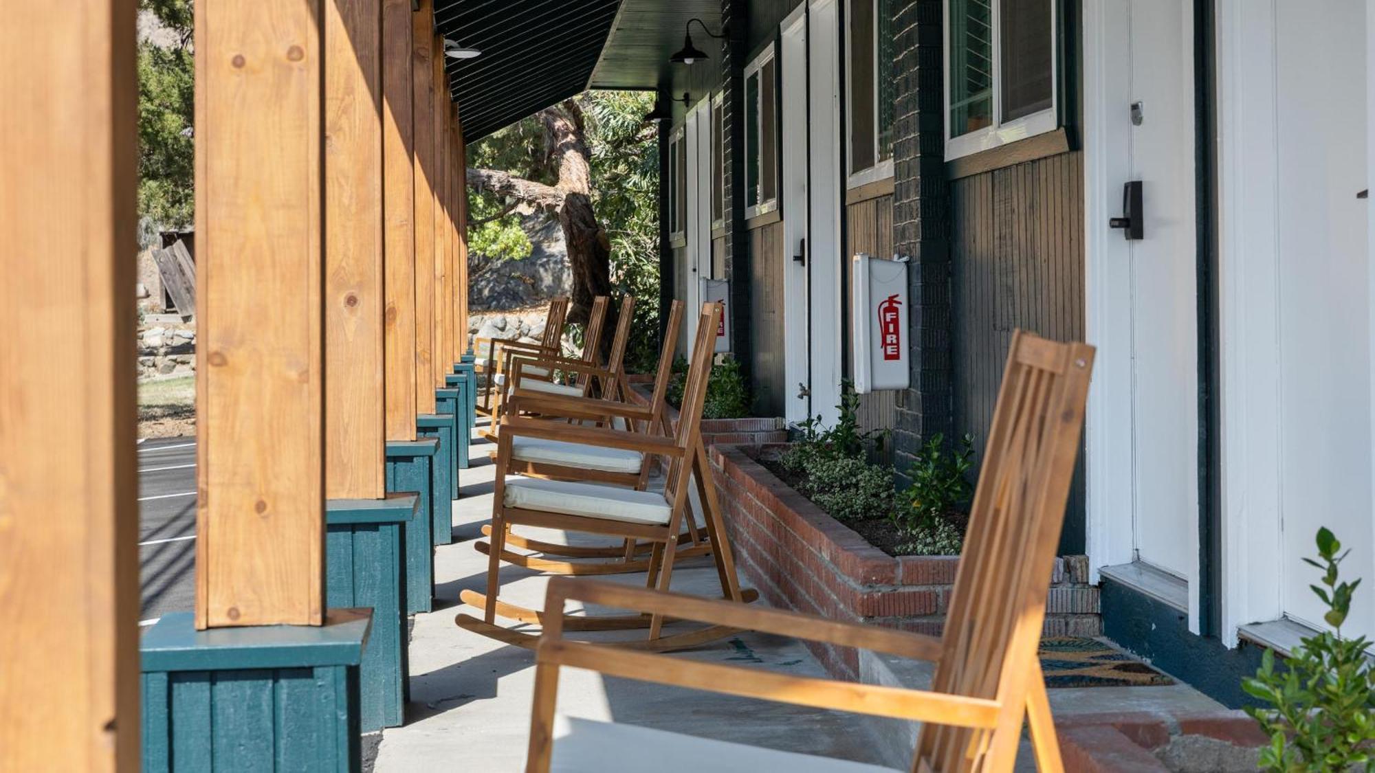 The Charlotte Sequoia R2 Holiday home Three Rivers